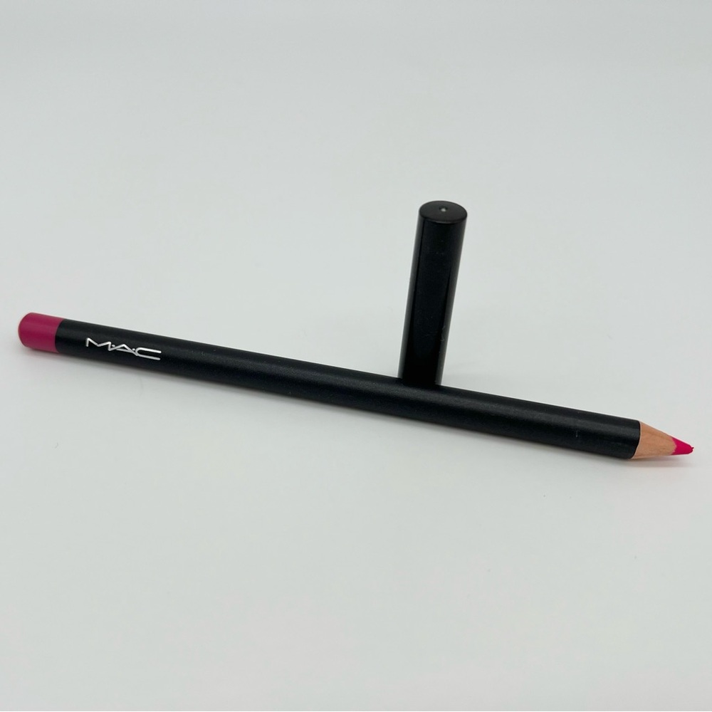 MAC Cosmetics Lip Pencil - Talking Points